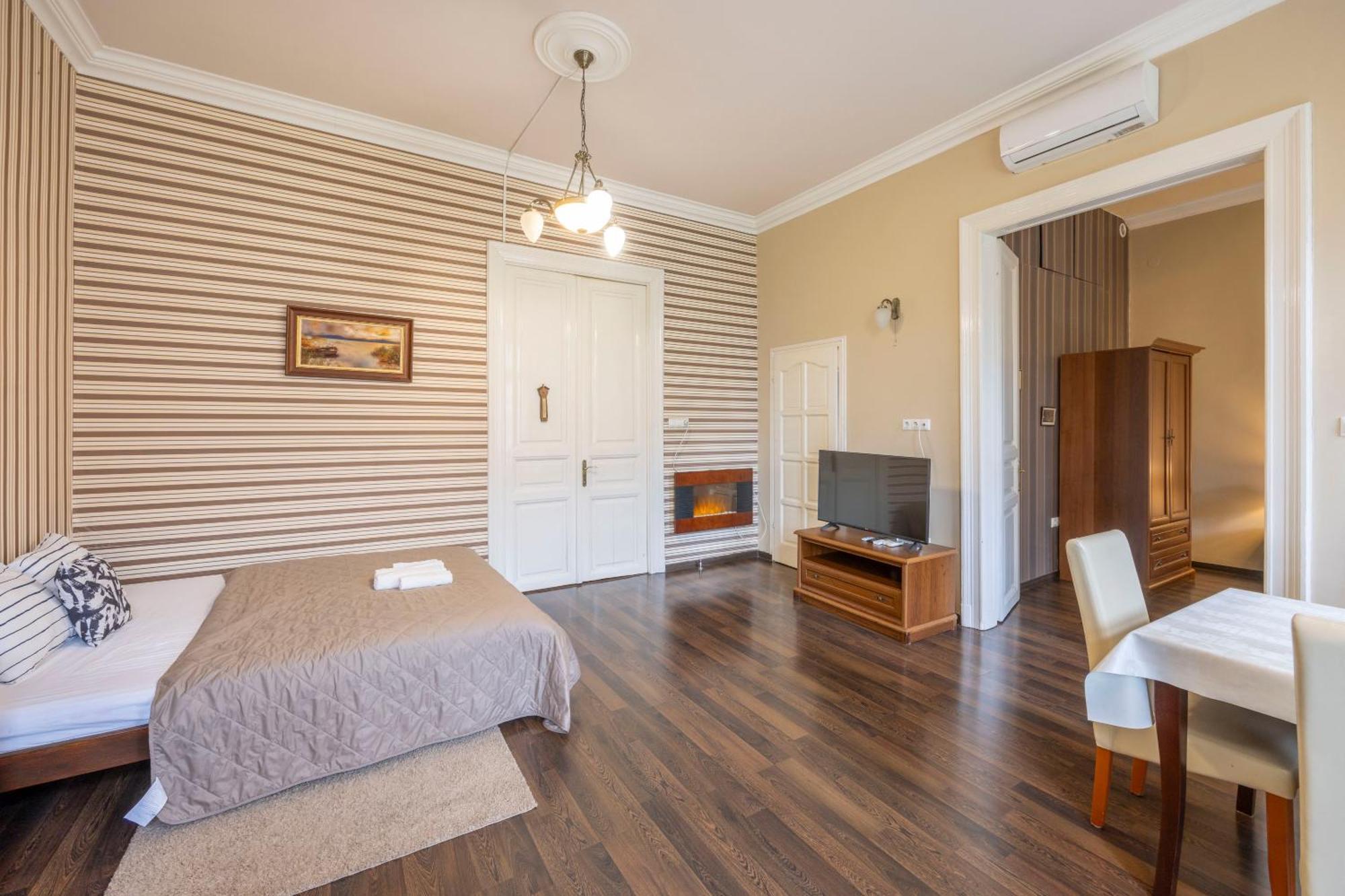 Warm & Cozy Central Home By Anna Budapest Ngoại thất bức ảnh